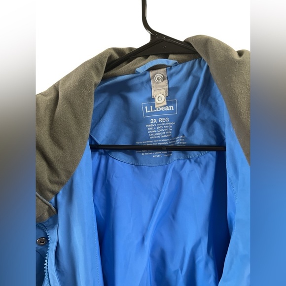 L.L Bean blue hooded snow jacket - Picture 3 of 5